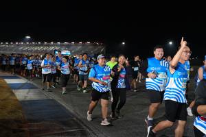 BIB: 15954, 135, 12215
                            <button type="button" onclick="openModal(22823907)" class="btn btn-primary btn-sm float-right btn-popup" data-toggle="modal" data-target=".modal-high-quality">
                        <i class="fas fa-shopping-cart"></i> Add to Cart
                    </button>
                                            <button type="button" onclick="isThisMe(22823907, true)" class="btn btn-success btn-sm float-right btn-popup btn-isme hidden" data-toggle="tooltip" data-placement="bottom" title="นี่คือรูปของคุณใช่ไหม คลิกที่นี่เพื่อเอาเข้าอัลบั้ม">
                        <i class="fas fa-plus"></i> Add to album
                    </button>
                    <button type="button" onclick="isThisMe(22823907, false)" class="btn btn-warning btn-sm float-right btn-popup btn-isnotme hidden">
                        <i class="fas fa-ban"></i> Remove from album
                    </button>